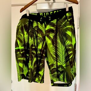 DIXXON men’s size 34 board shirts in brand new condition, worn once or twice.